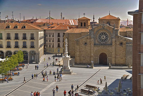Plaza de Santa Teresa con el Convento de la Santa Plaza de Santa Teresa con el Convento de la Santa