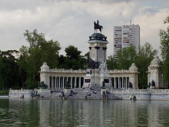 Lago del Parque del Retiro