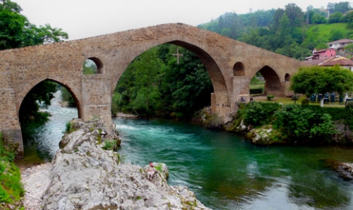 Puente de Cangas de Onis Puente de Cangas de Onis