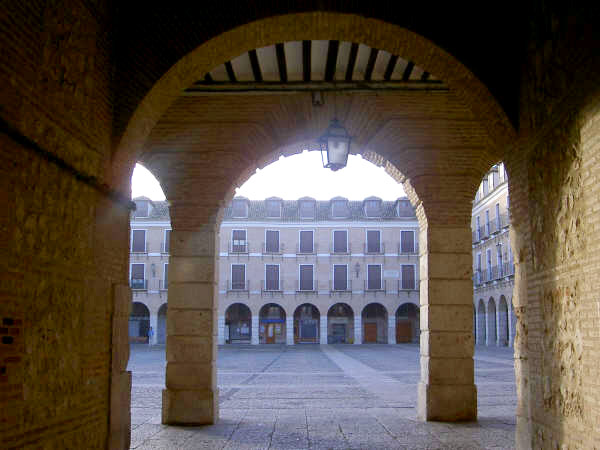 Plaza Mayor de Ocaña Entrada a la Plaza Mayor de Ocaña