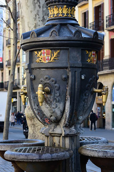 Detalle de la fuente de Canaletas