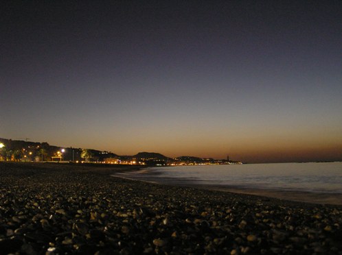 playa-de-la-malagueta-en-la-noche
