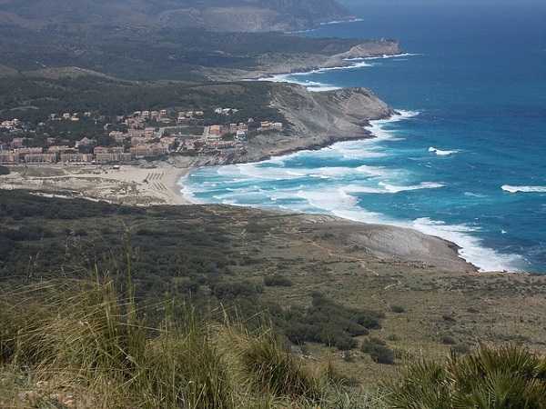 Cala Mesquida de lejos