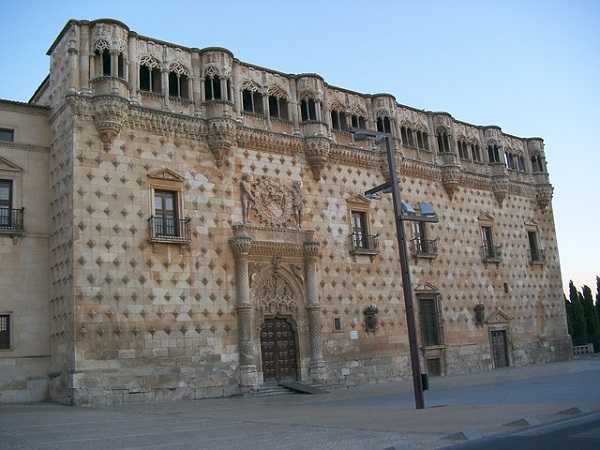 Visita guiada Guadalajara - Palacio Infantado Visita guiada Guadalajara - Palacio Infantado