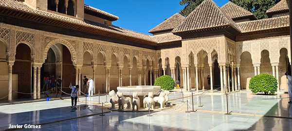 Patio de los Leones en la Alhambra