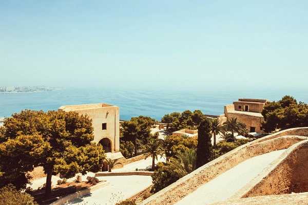 playa o montana en espana