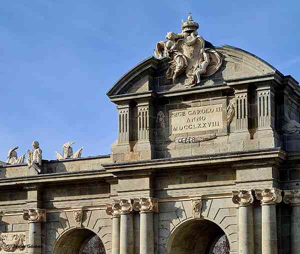 la puerta de alcala en madrid 003