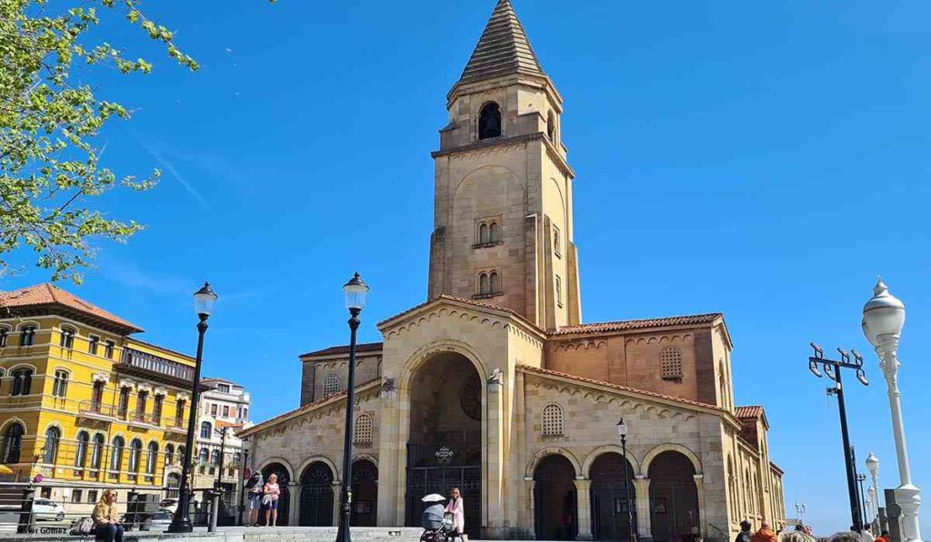 iglesia de san pedro en gijon