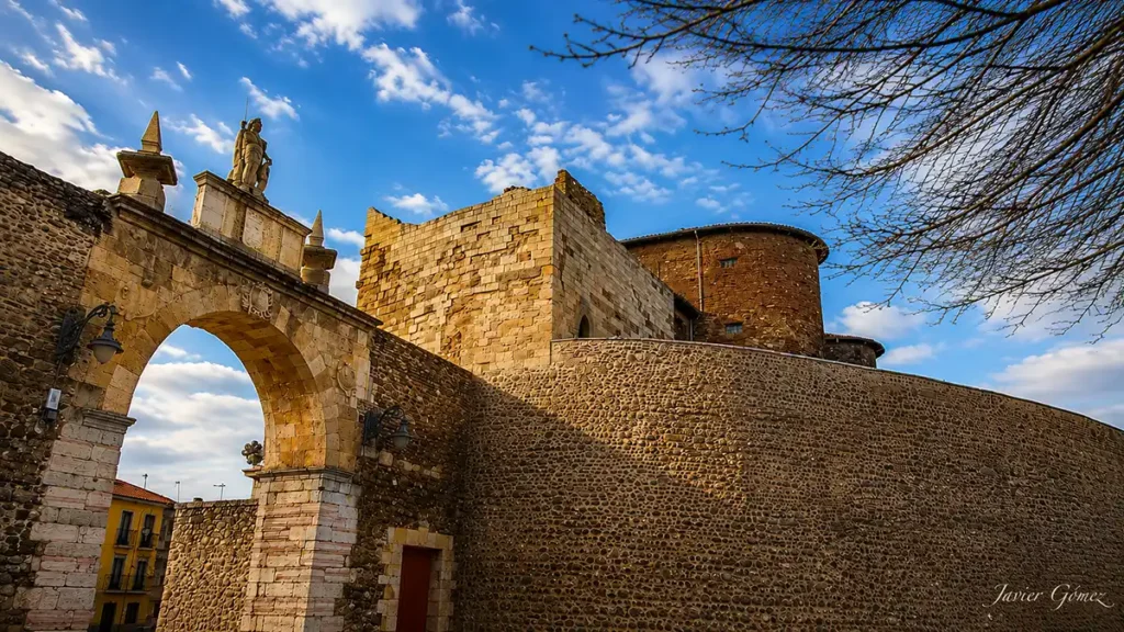 arco de puerta castillo en leon